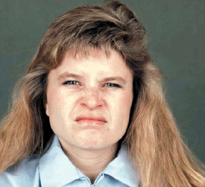 识别其他人脸上的厌恶表情需要自己特异的大脑活动